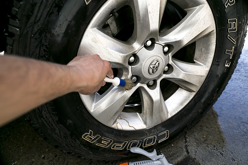 Name: 4x4%20exterior%20detailing%20with%20Autoglym%2011.jpg
Views: 41
Size: 381.6 KB