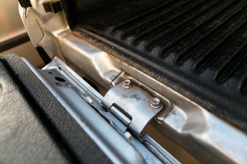 Name: Cleaning%20the%20tray%20on%20your%20pick-up%20truck%202.jpg
Views: 40
Size: 120.5 KB