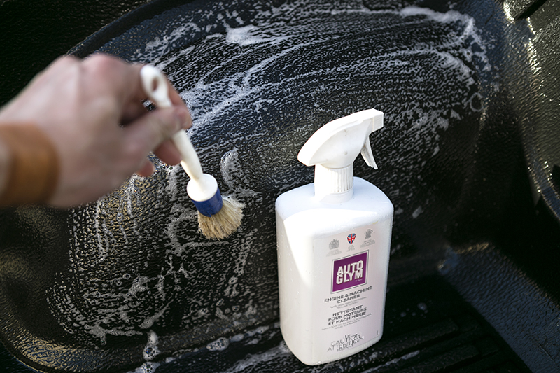 Name: Cleaning%20the%20tray%20on%20your%20pick-up%20truck%205.jpg
Views: 31
Size: 413.3 KB